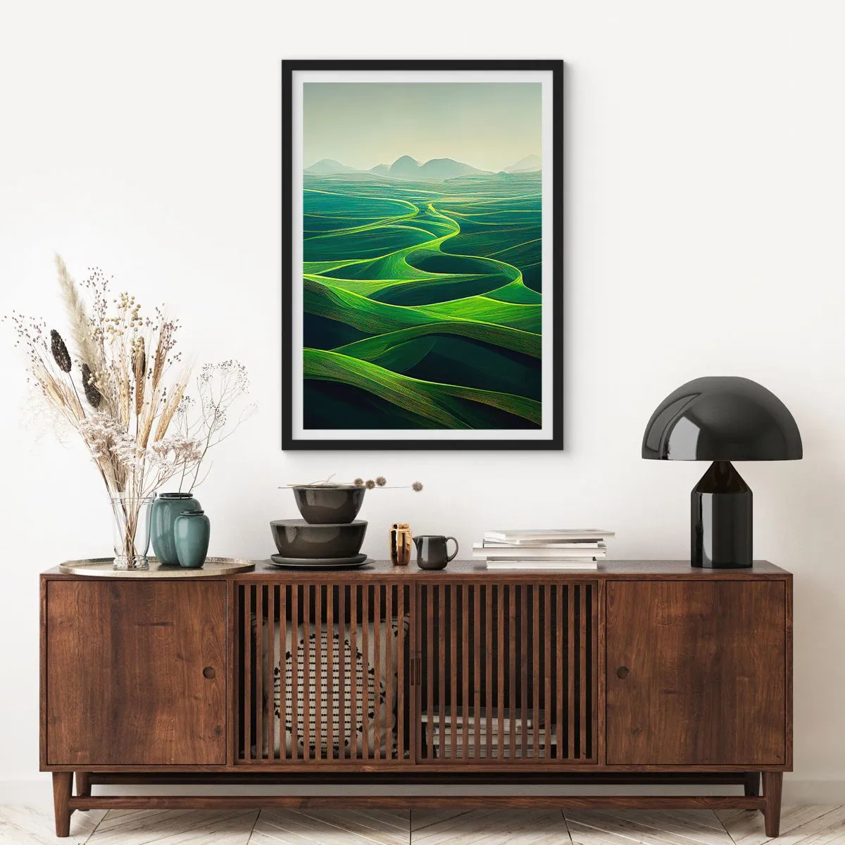 Plakat w czarnej ramie - Zielone faliste pola z widokiem na góry - 50x70cm - W zielonych dolinach - Nowoczesna dekoracja ścienna do salonu i sypialni ARTTOR