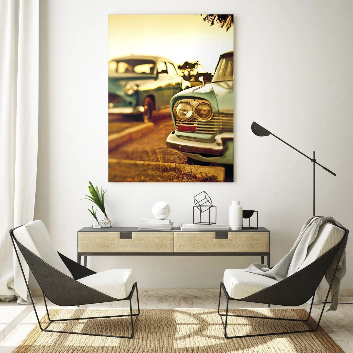 Obraz na szkle - Retro samochody w ciepłym świetle zachodu - 50x70cm - Poczekamy, zobaczymy - Nowoczesna dekoracja ścienna do salonu, kuchni i sypialni ARTTOR