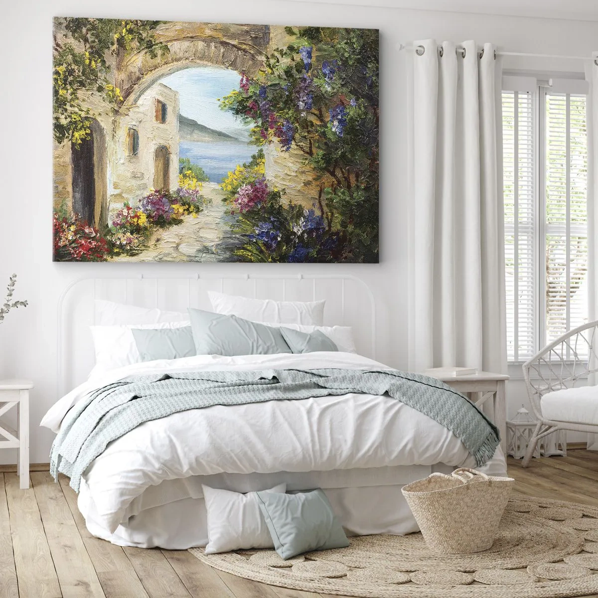 Obraz na płótnie - Nadmorski krajobraz z kamiennymi budynkami i kwiatami - 70x50cm - Urok nadmorskiej prowincji - Nowoczesna dekoracja ścienna do salonu i sypialni ARTTOR
