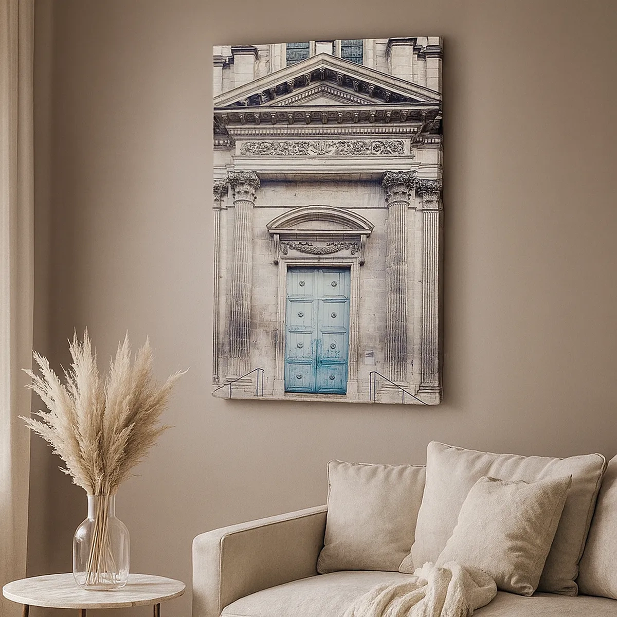 Obraz na płótnie - Zabytkowa fasada z kolumnami i niebieskimi drzwiami - 50x70cm - Brama do świata ducha - Nowoczesna dekoracja ścienna do salonu, kuchni i sypialni ARTTOR