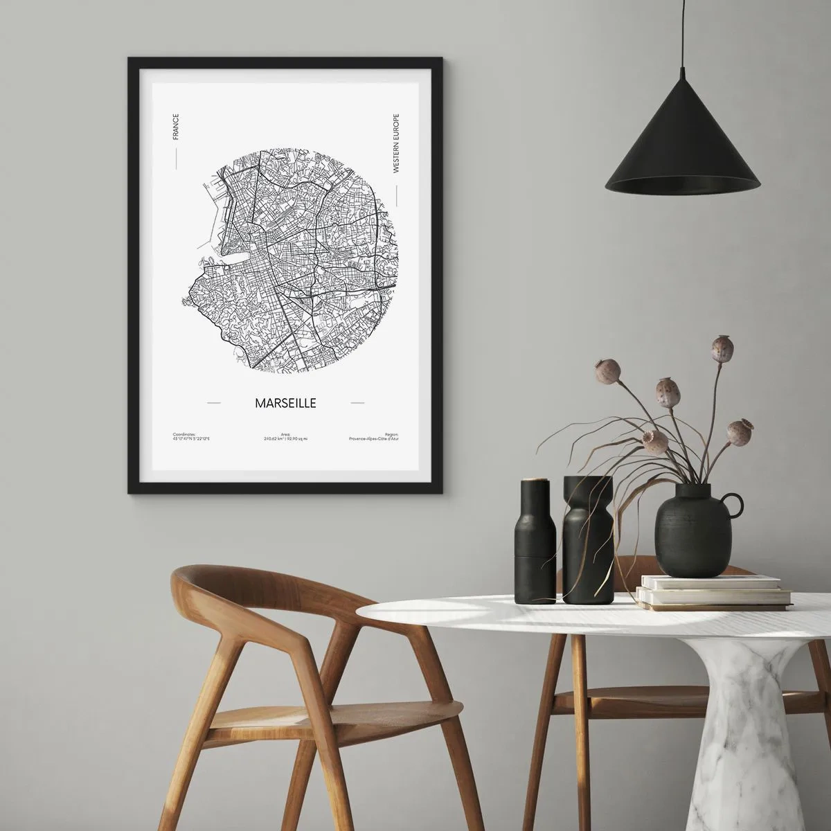 Plakat w czarnej ramie - Minimalistyczna mapa Marsylii w okręgu - 50x70cm - Anatomia Marsylii - Nowoczesna dekoracja ścienna do salonu i sypialni ARTTOR