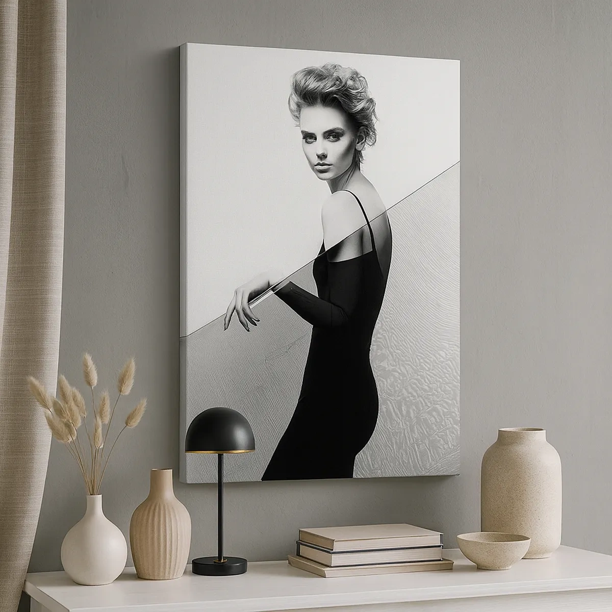 Obraz na płótnie - Kobieta w czarnej sukni na tle geometrycznej kompozycji - 50x70cm - Magnetyczne spojrzenie - Nowoczesna dekoracja ścienna do salonu, kuchni i sypialni ARTTOR