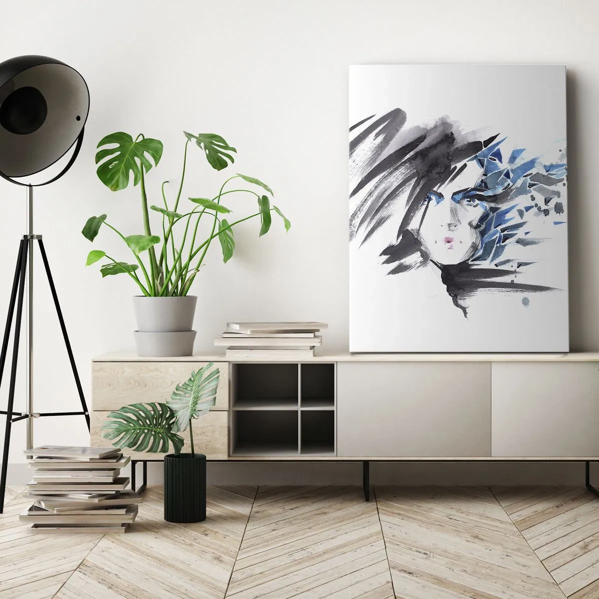 Obraz na płótnie - Kobieta z dynamicznymi akcentami niebieskich pociągnięć w artystycznym rysunku - 50x70cm - Portret zmysłowy w szarości i błękicie - Nowoczesna dekoracja ścienna do salonu, kuchni i sypialni ARTTOR