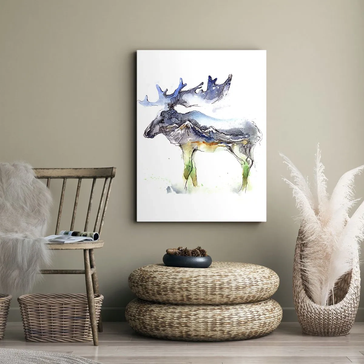 Obraz na płótnie - Akwarelowy łoś z krajobrazem górskim i nocnym niebem w porożu - 50x70cm - Bohater zimowej opowieści - Nowoczesna dekoracja ścienna do salonu, kuchni i sypialni ARTTOR