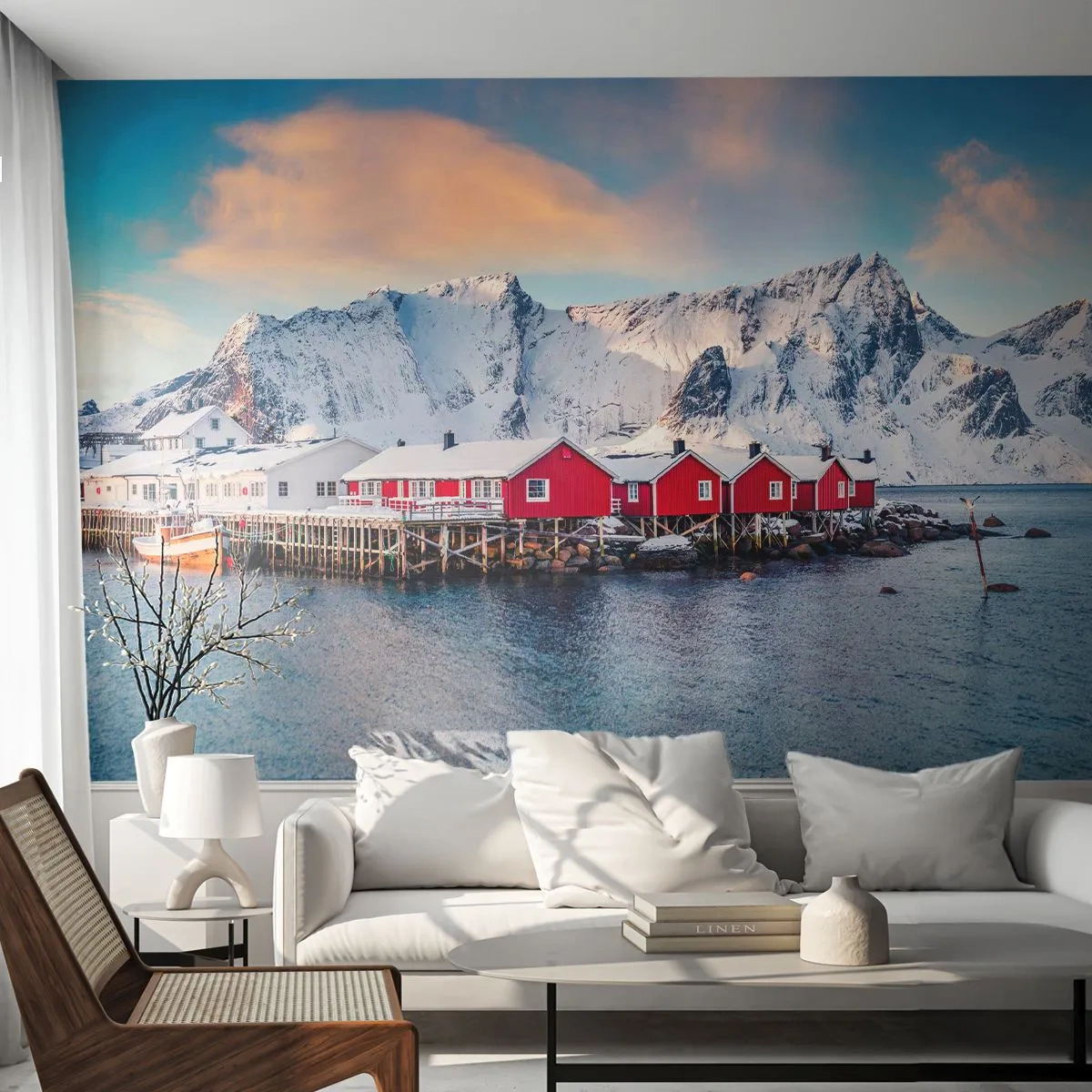 Fototapeta Premium Sand - Skandynawska wioska nad fiordem otoczona ośnieżonymi górami - 100x70cm - Północne ustronie - Nowoczesna dekoracja ścienna do salonu, kuchni i sypialni ARTTOR
