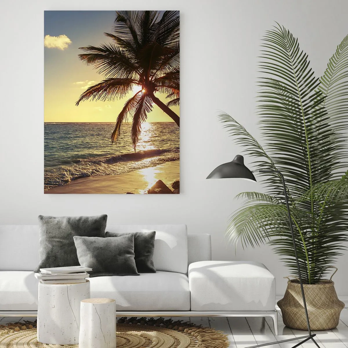 Obraz na szkle - Tropikalny zachód słońca nad plażą z palmami - 70x100cm - Lato pod palmami - Nowoczesna dekoracja ścienna do salonu i sypialni ARTTOR