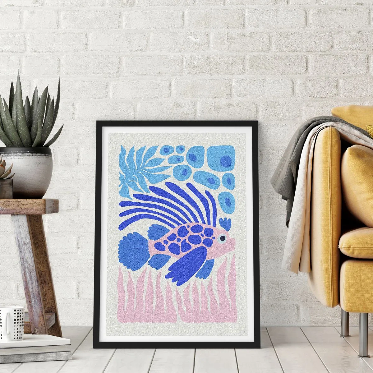 Plakat w czarnej ramie - Stylizowana egzotyczna ryba w podwodnym otoczeniu - 50x70cm - W swoim żywiole - Nowoczesna dekoracja ścienna do salonu i sypialni ARTTOR