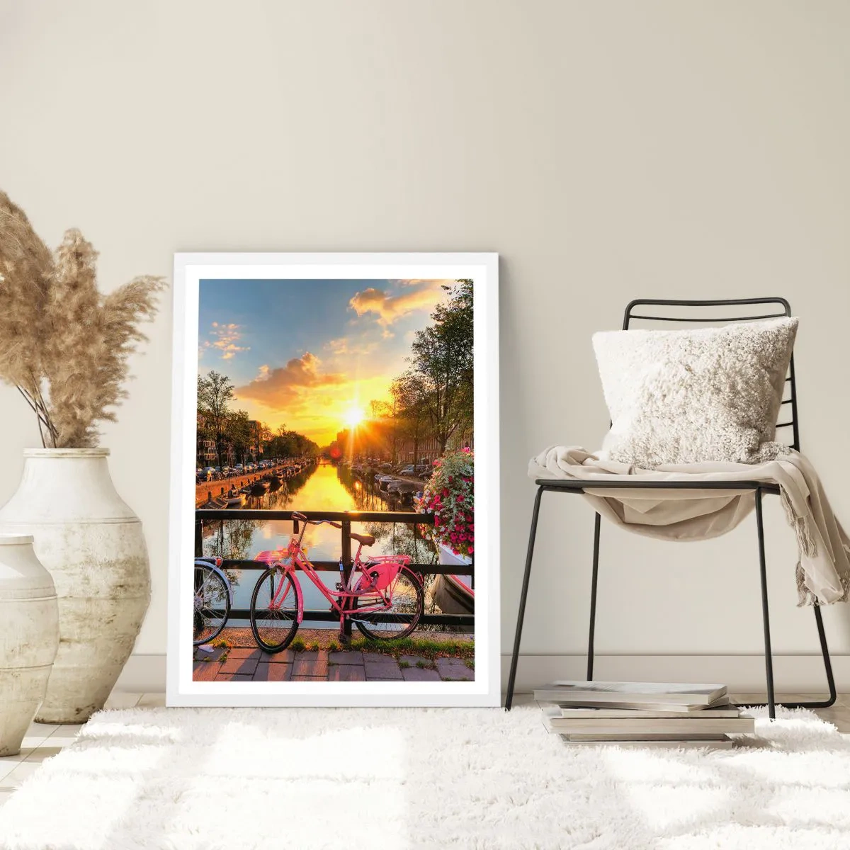 Plakat w białej ramie - Wiosenny poranek w Amsterdamie - 61x91 cm