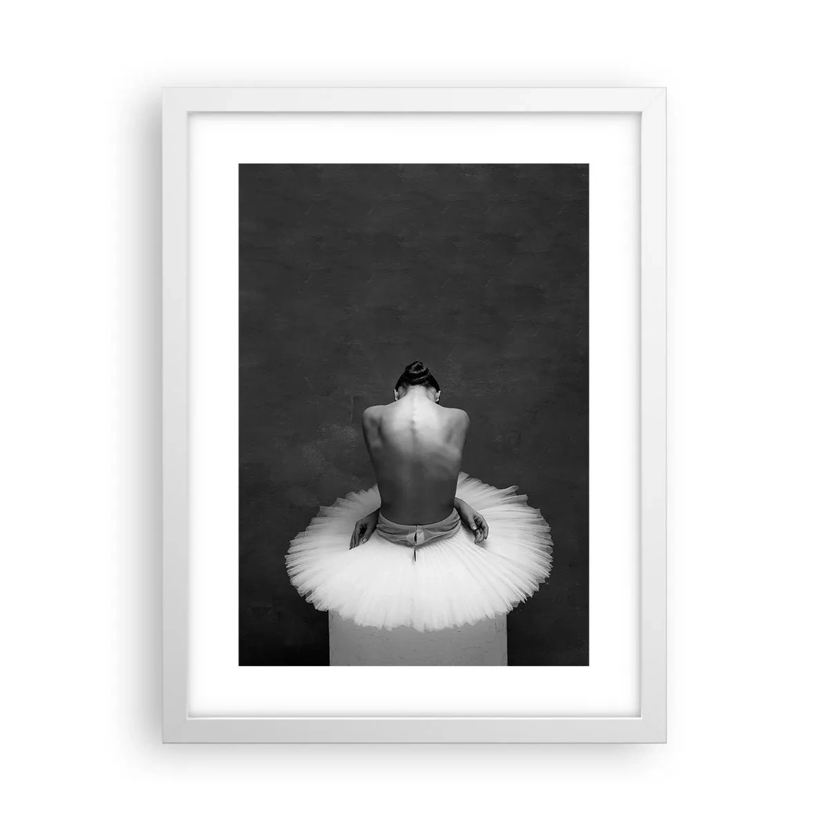 Plakat w białej ramie - Właśnie rozkwita - 30x40 cm