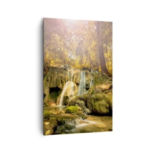Obraz na płótnie - Leśny wodospad w promieniach słońca otoczony zielenią - 80x120cm - Leśna kaskada w zieleni - Nowoczesna dekoracja ścienna do salonu i sypialni ARTTOR