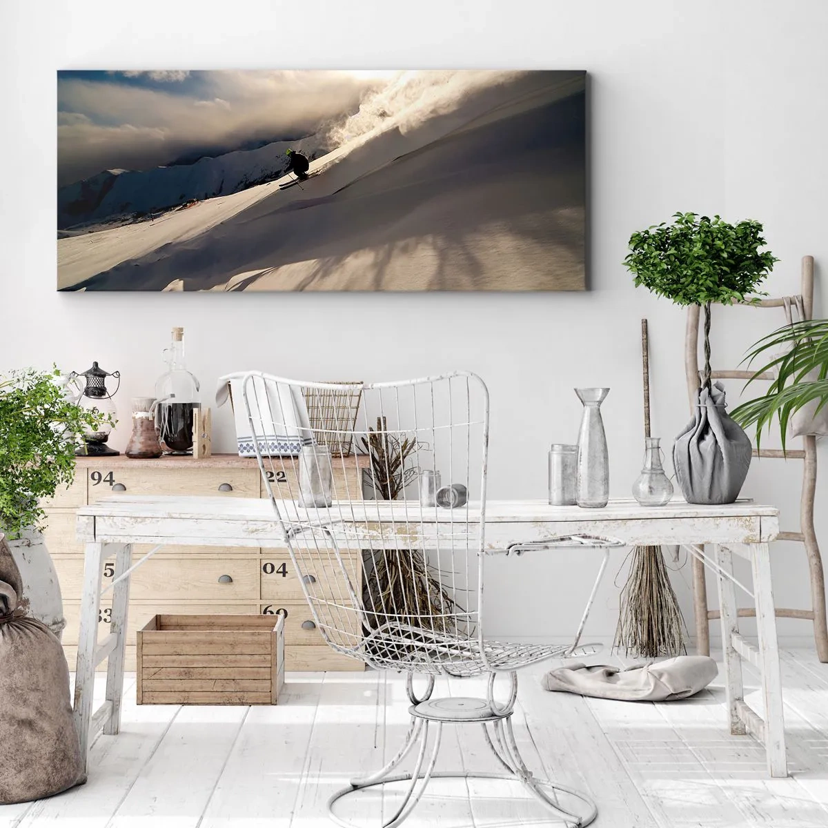 Obraz na płótnie - Narciarz na stoku w otoczeniu gór i śniegu - 160x50cm - Podjęte wyzwanie gór - Nowoczesna dekoracja ścienna do salonu i sypialni ARTTOR