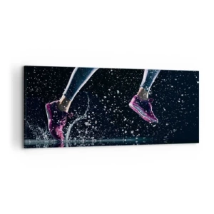 Obraz na płótnie - Dynamiczne ujęcie biegu w deszczu na czarnym tle - 120x50cm - Ile sił w nogach - Nowoczesna dekoracja ścienna do salonu i sypialni ARTTOR