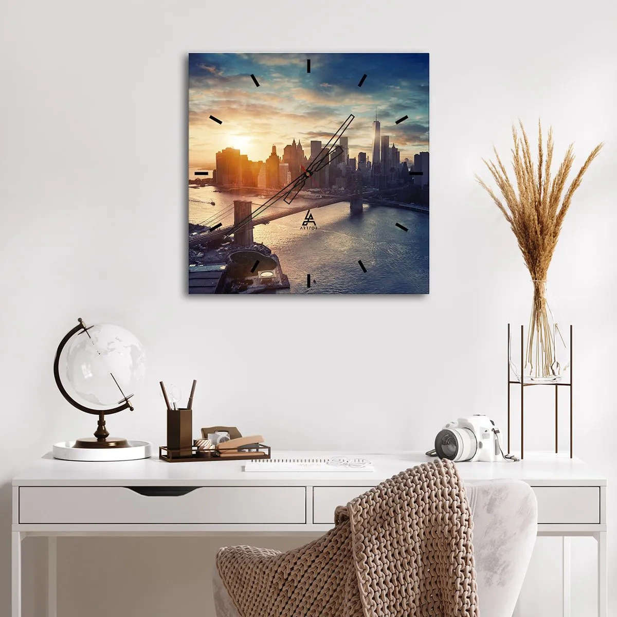 Zegar ścienny - Panorama miasta z mostem i rzeką w świetle zachodzącego słońca - 30x30cm - Pomnik kultury Zachodu - Nowoczesna dekoracja ścienna do salonu i sypialni ARTTOR