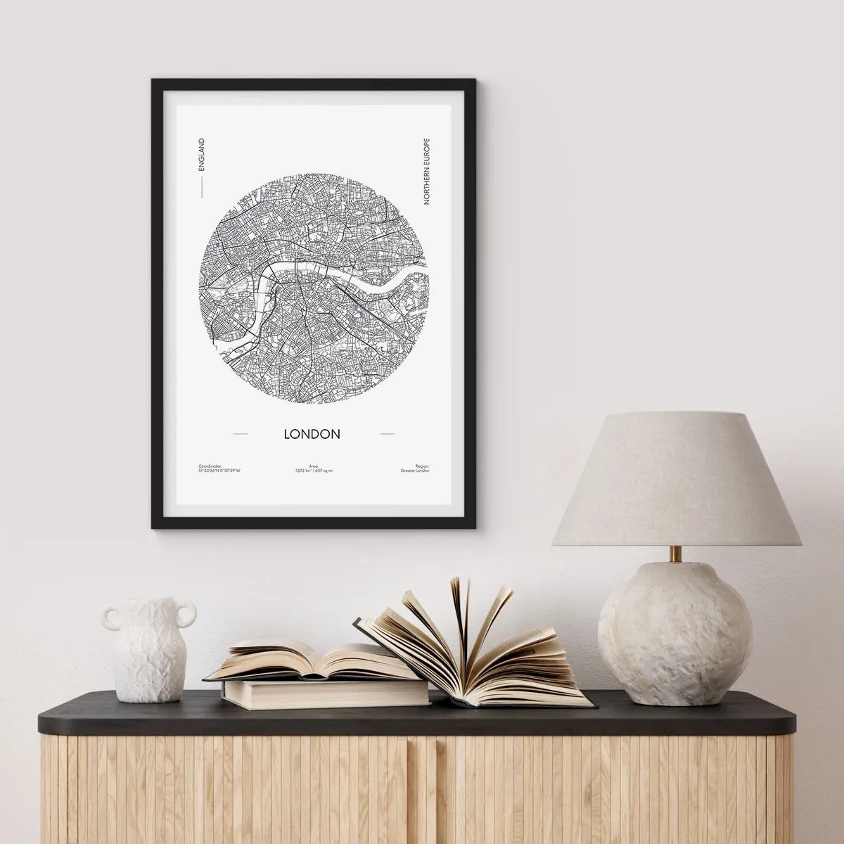 Plakat w czarnej ramie - Minimalistyczna mapa Londynu w czarno-białym stylu - 50x70cm - Anatomia Londynu - Nowoczesna dekoracja ścienna do salonu i sypialni ARTTOR