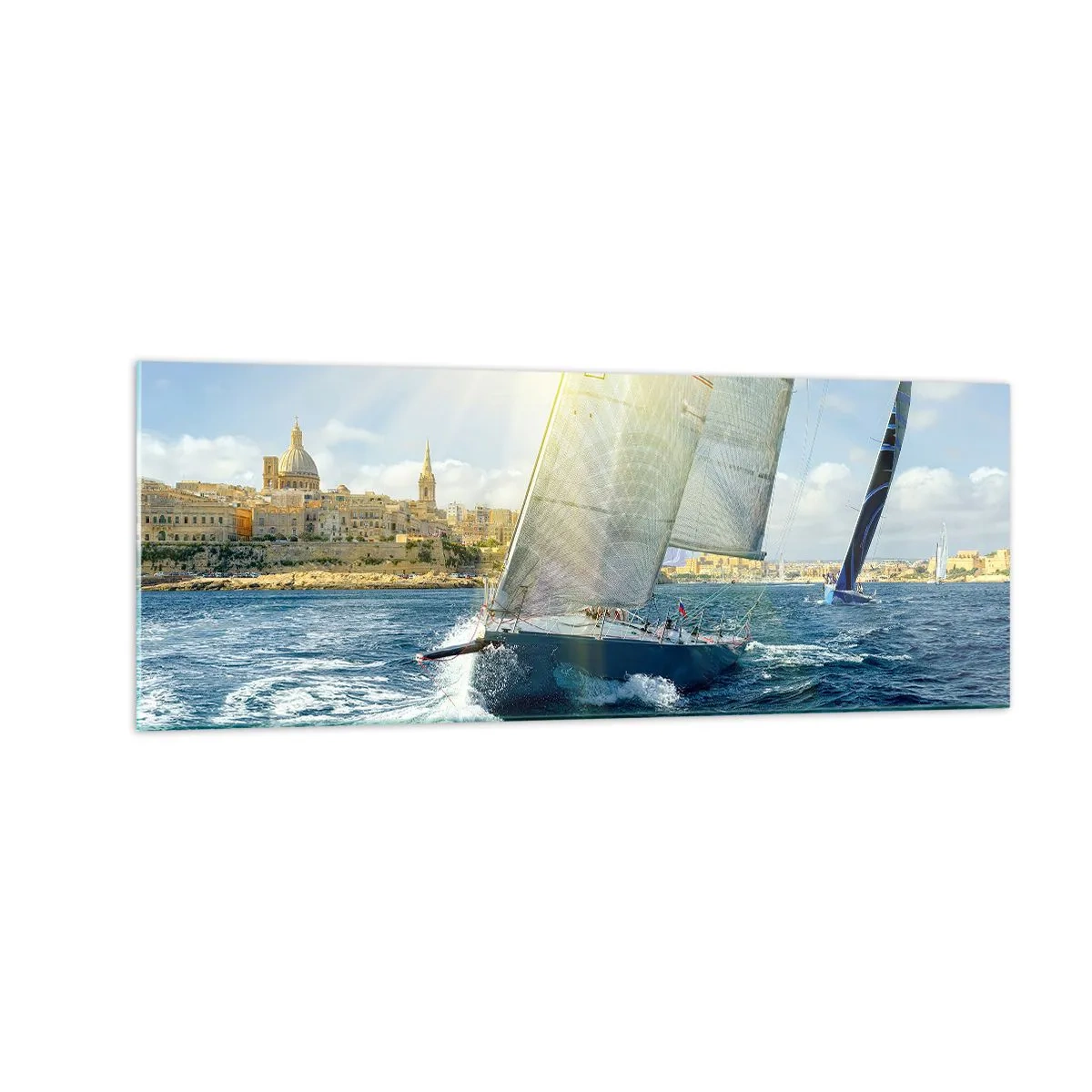 Obraz na szkle - Wyścig jachtów na tle słonecznego wybrzeża - 140x50cm - Pora opuścić miasto - Nowoczesna dekoracja ścienna do salonu i sypialni ARTTOR