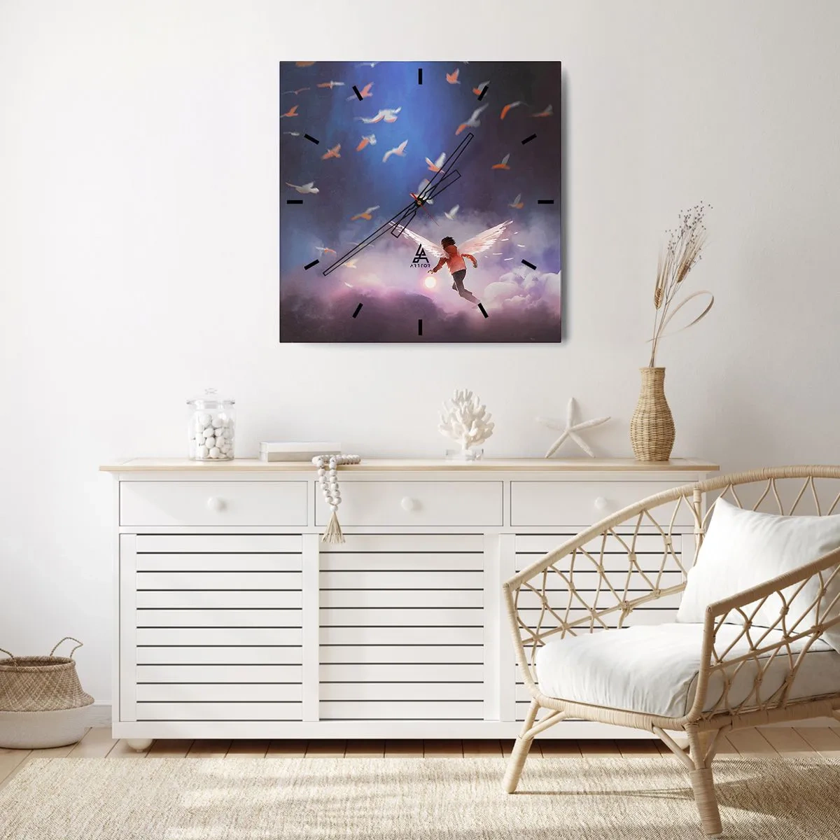 Zegar ścienny - Postać z anielskimi skrzydłami unosząca się wśród ptaków na tle nieba - 30x30cm - Trzeba mieć wyobraźnię i odwagę - Nowoczesna dekoracja ścienna do salonu i sypialni ARTTOR