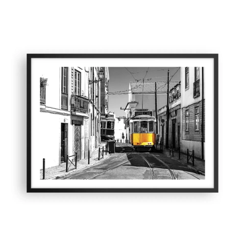 Plakat w czarnej ramie - Żółty tramwaj na ulicach Lizbony w monochromatycznej scenerii - 70x50cm - Duch Lizbony - Nowoczesna dekoracja ścienna do salonu i sypialni ARTTOR