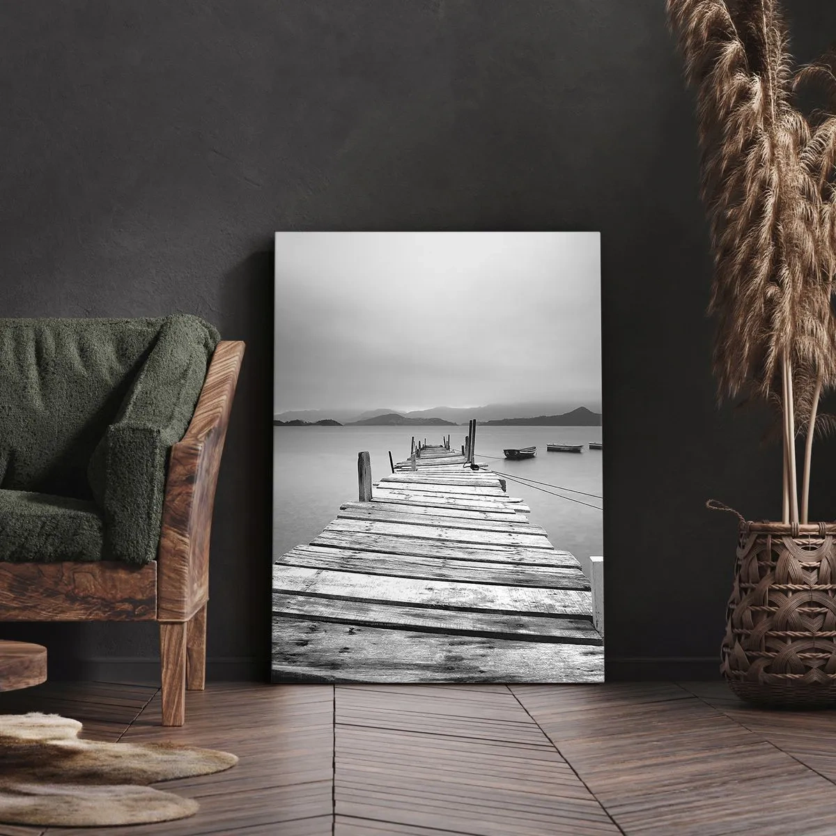Obraz na płótnie - Drewniany pomost nad spokojnym jeziorem - 50x70cm - Za górami, za morzami - Nowoczesna dekoracja ścienna do salonu, kuchni i sypialni ARTTOR