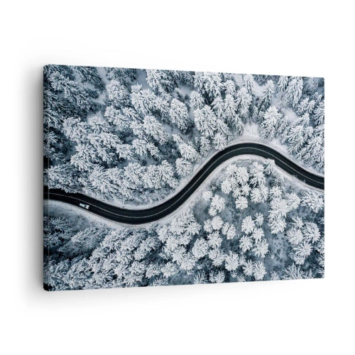 Obraz na płótnie - Zakręcona droga w zimowym lesie z lotu ptaka - 70x50cm - Przez zimowy las - Nowoczesna dekoracja ścienna do salonu i sypialni ARTTOR