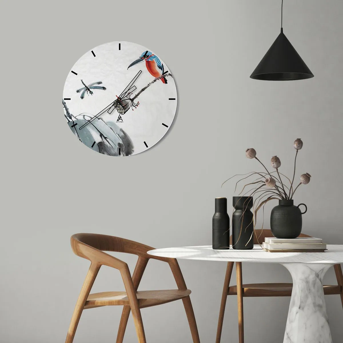 Zegar ścienny - Ilustracja zimorodka i ważki na tle stylizowanego krajobrazu - 30x30cm - Życie łąki - Nowoczesna dekoracja ścienna do salonu, kuchni i sypialni ARTTOR