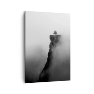 Obraz na płótnie - Samotne drzewo na krawędzi klifu otoczone mgłą - 50x70cm - Na skraju świata - Nowoczesna dekoracja ścienna do salonu, kuchni i sypialni ARTTOR