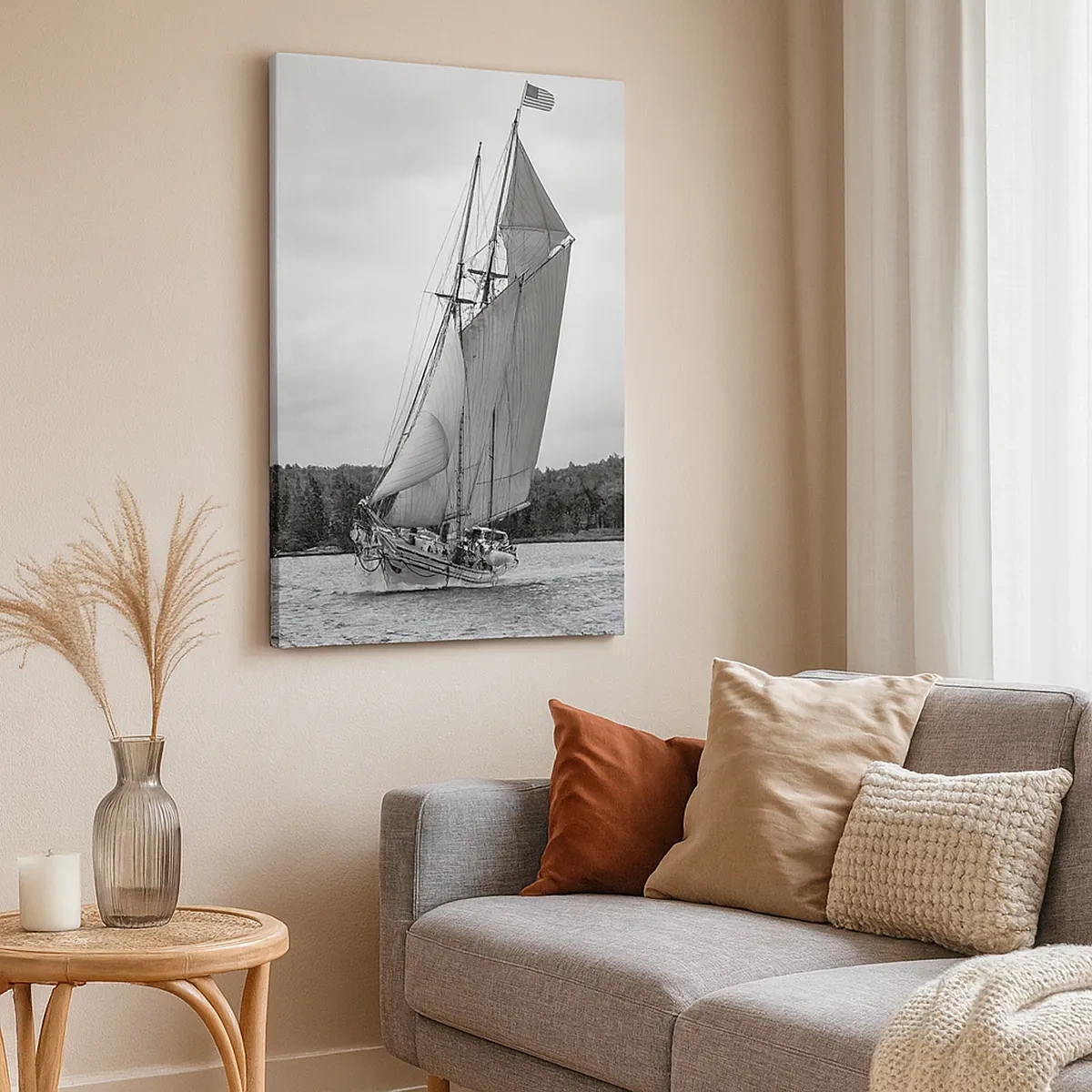 Obraz na płótnie - Czarno-biały żaglowiec na wodzie z amerykańską flagą - 50x70cm - Bracia wiatru - Nowoczesna dekoracja ścienna do salonu, kuchni i sypialni ARTTOR