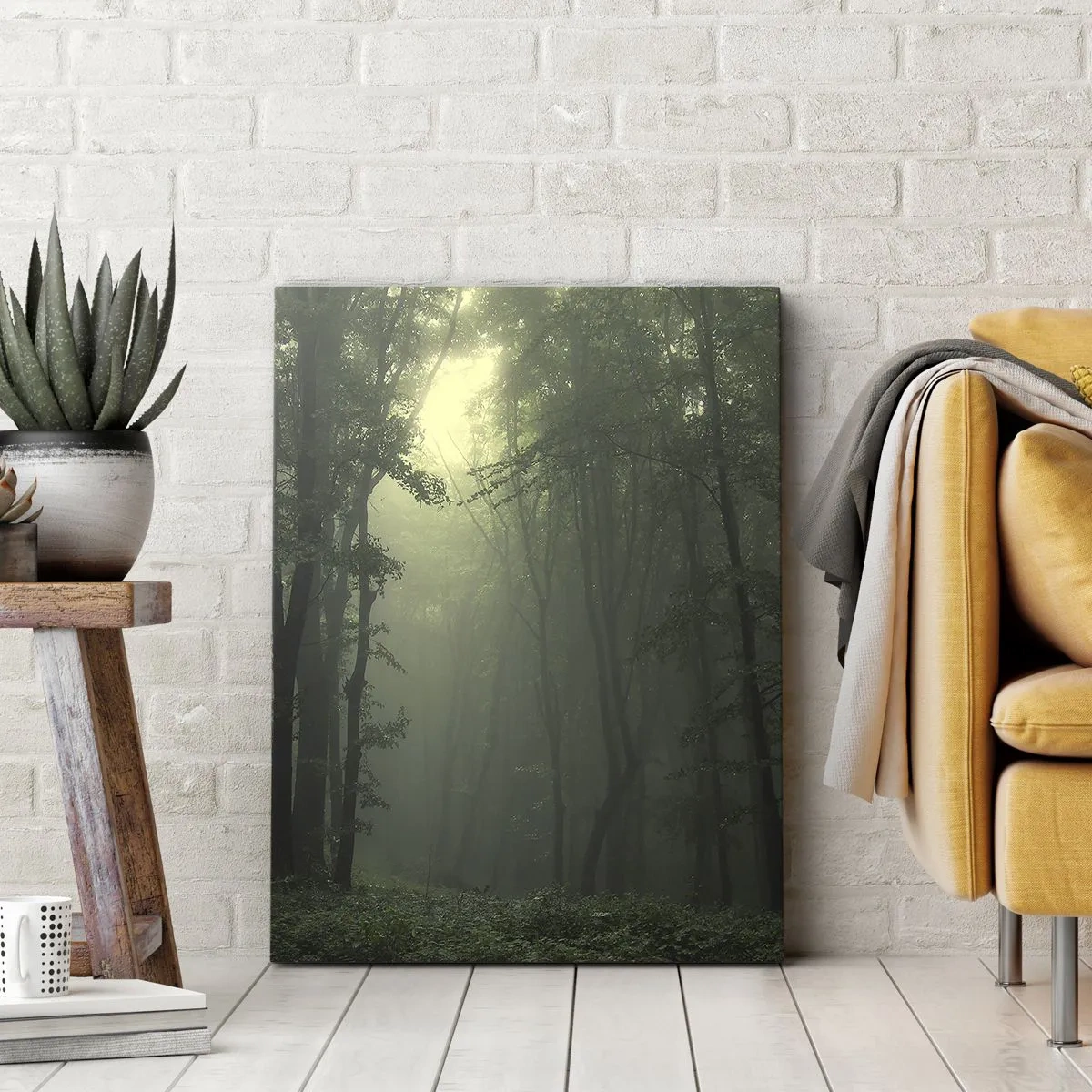 Obraz na płótnie - Mgliste leśne wnętrze w promieniach światła - 50x70cm - Zanim się obudzi - Nowoczesna dekoracja ścienna do salonu, kuchni i sypialni ARTTOR