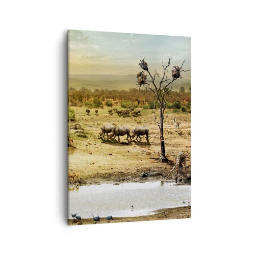 Obraz na płótnie - Afrykański krajobraz z nosorożcami, żyrafą i sępami na drzewie przy wodopoju - 50x70cm - "Z Edenu zaś wypływała rzeka…" - Nowoczesna dekoracja ścienna do salonu, kuchni i sypialni ARTTOR
