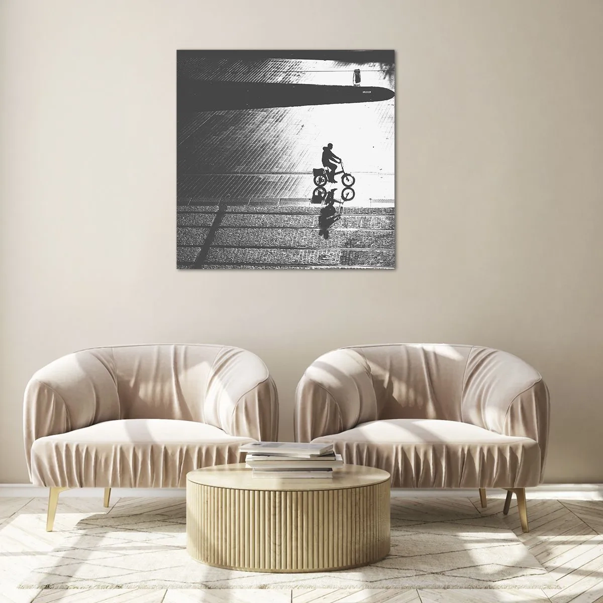 Obraz na szkle - Przed siebie, przez miasto - 50x50 cm