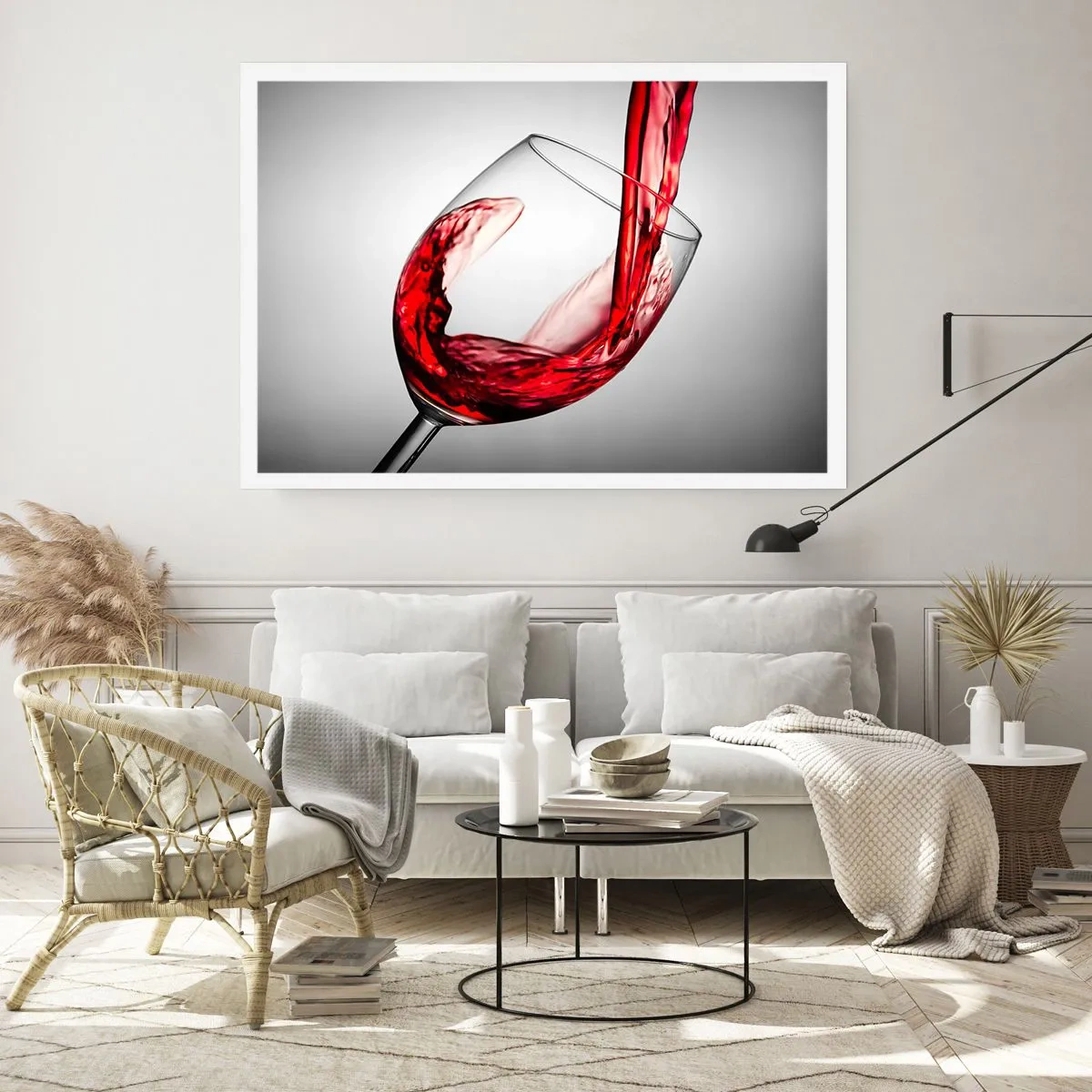 Plakat - Kieliszek z czerwonym winem podczas nalewania na jasnym tle - 100x70cm - Barwa - ruch - dźwięk - Nowoczesna dekoracja ścienna do salonu i sypialni ARTTOR