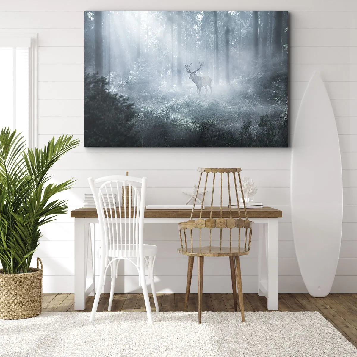 Obraz na płótnie - Poranny obchód włości - Jeleń w gęstym lesie spowitym poranną mgłą - 70x50cm