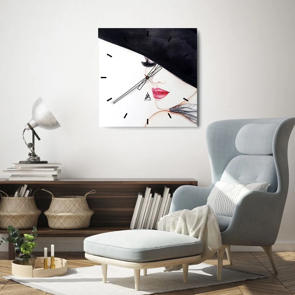 Zegar ścienny - Elegancja i zmysłowość - 30x30 cm