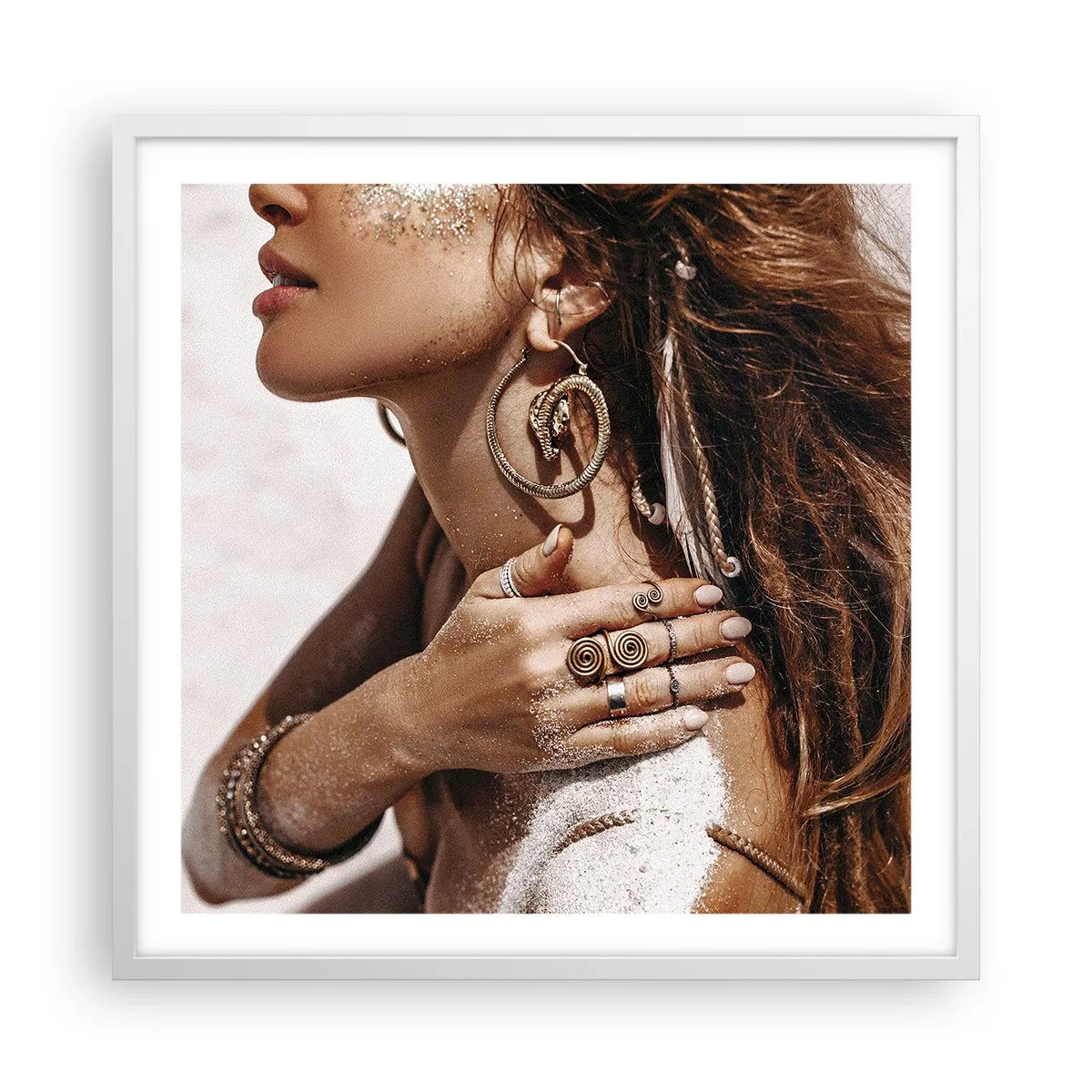 Plakat w białej ramie - Królowa dzikiej plaży - 60x60 cm