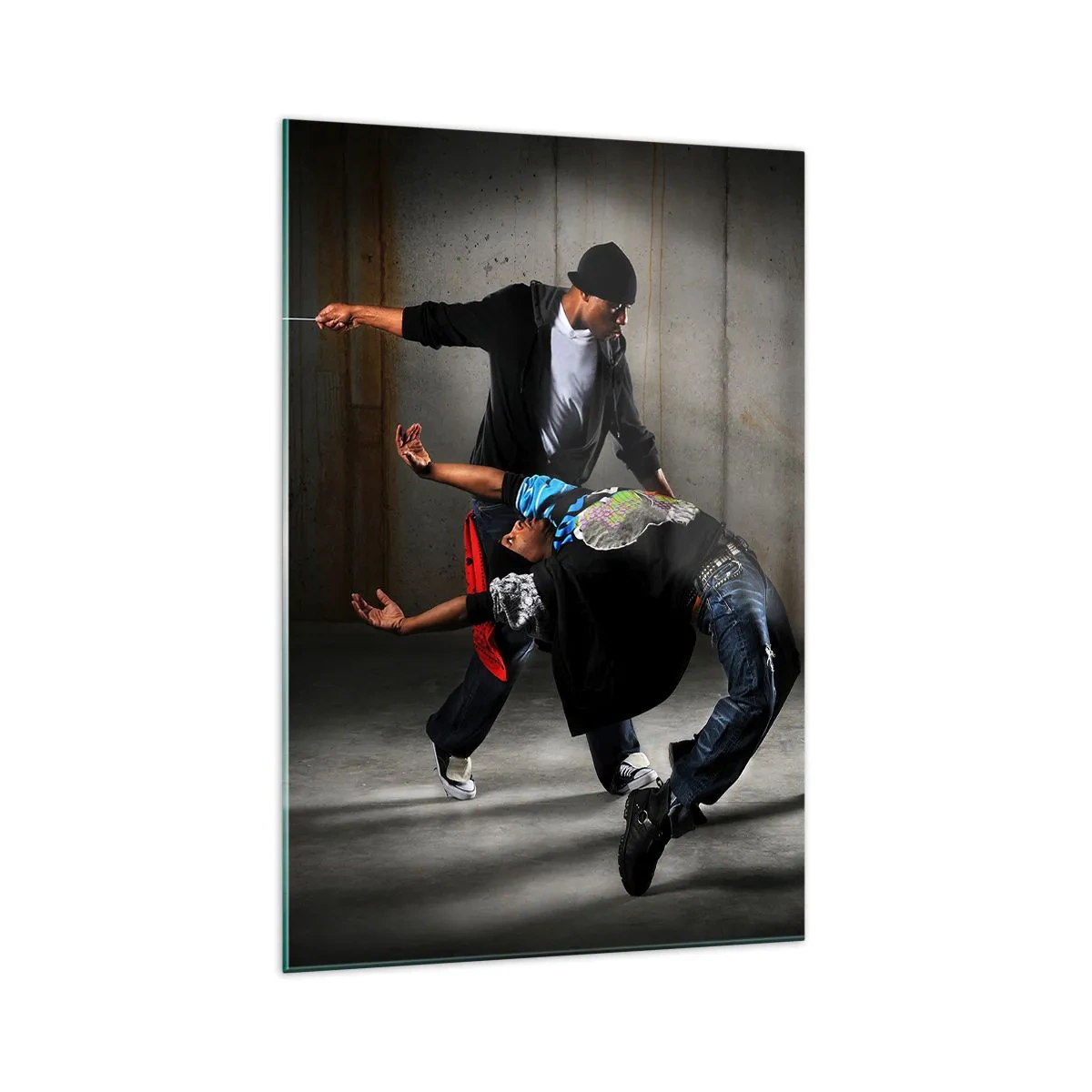 Obraz na szkle - Grupa tancerzy hip-hop w dynamicznej choreografii - 70x100cm - Tańczący z ulicznym wiatrem - Nowoczesna dekoracja ścienna do salonu i sypialni ARTTOR