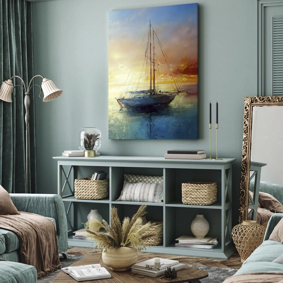 Obraz na płótnie - Żaglówka na spokojnym morzu o zachodzie słońca - 50x70cm - W złotej zatoce - Nowoczesna dekoracja ścienna do salonu, kuchni i sypialni ARTTOR