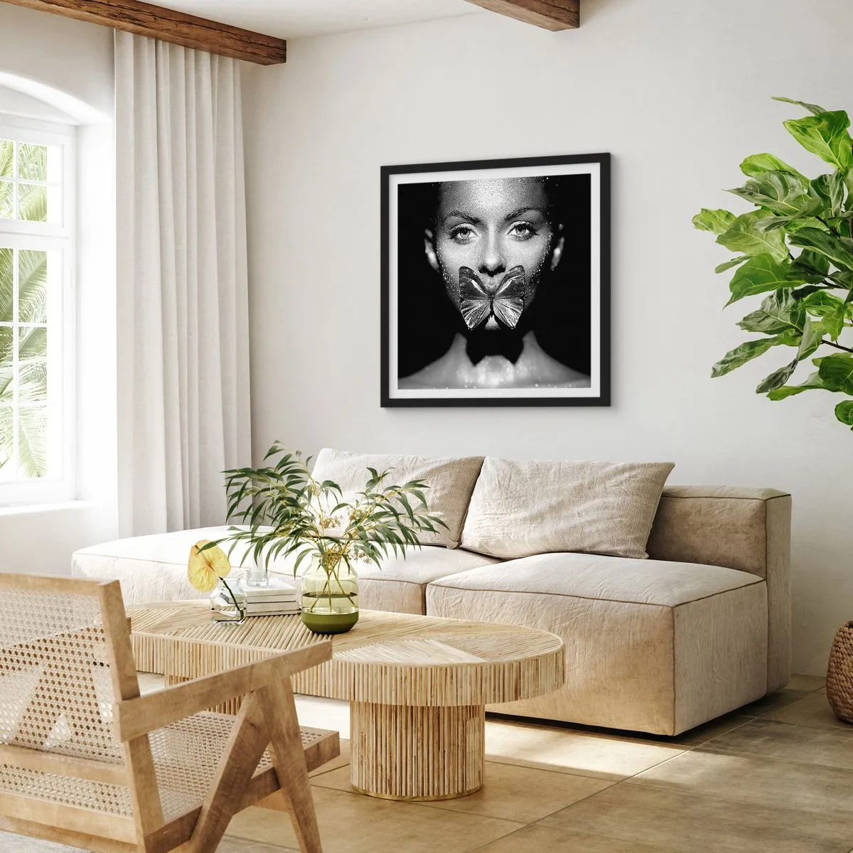 Plakat w czarnej ramie - Motyli pocałunek - 60x60 cm