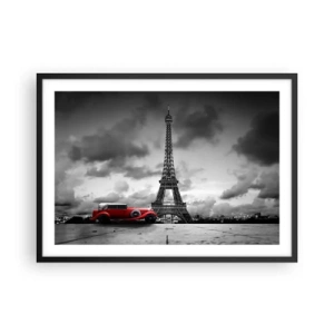 Plakat w czarnej ramie - Czerwony retro samochód przed Wieżą Eiffla w czerni i bieli - 70x50cm - Nie tak dawno w Paryżu - Nowoczesna dekoracja ścienna do salonu i sypialni ARTTOR