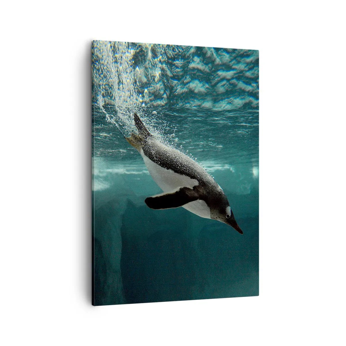 Obraz na płótnie - Płynący pod wodą pingwin w turkusowym oceanie - 50x70cm - Witaj w moim świecie - Nowoczesna dekoracja ścienna do salonu, kuchni i sypialni ARTTOR