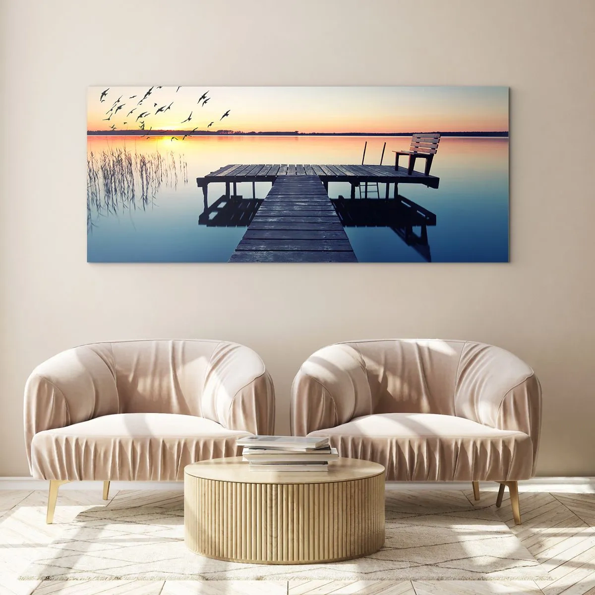 Obraz na szkle - Drewniane molo nad jeziorem o wschodzie słońca z ptakami - 120x50cm - To był dobry dzień - Nowoczesna dekoracja ścienna do salonu i sypialni ARTTOR