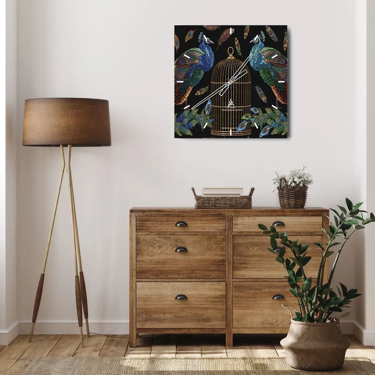 Zegar ścienny - Pawie przy złotej klatce na czarnym tle - 30x30cm - W królewskich szatach - Nowoczesna dekoracja ścienna do salonu i sypialni ARTTOR