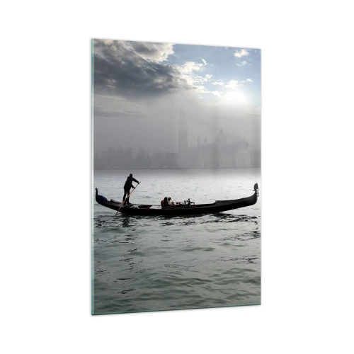 Obraz na szkle - Gondola płynąca po wodach Wenecji w mglisty poranek z widokiem na miasto - 70x100cm - Bajeczne miasto z wody i mgły - Nowoczesna dekoracja ścienna do salonu i sypialni ARTTOR