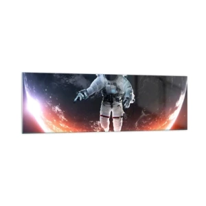Obraz na szkle - Astronauta unoszący się nad Ziemią oświetloną słońcem - 160x50cm - Mogę zostać jeszcze chwilę? - Nowoczesna dekoracja ścienna do salonu i sypialni ARTTOR