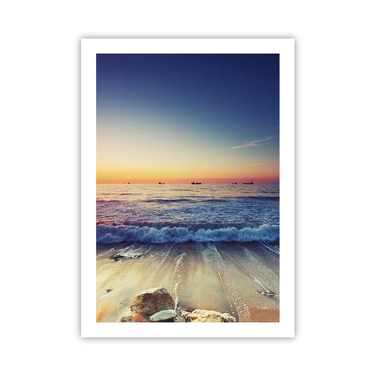 Plakat - Zachód słońca nad morzem z delikatnymi falami na plaży - 50x70cm - A co za horyzontem? - Nowoczesna dekoracja ścienna do salonu, kuchni i sypialni ARTTOR