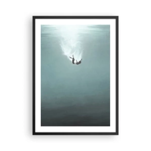 Plakat w czarnej ramie - Sylwetka człowieka opadającego w głębię wody - 50x70cm - W objęciach oceanu - Nowoczesna dekoracja ścienna do salonu i sypialni ARTTOR