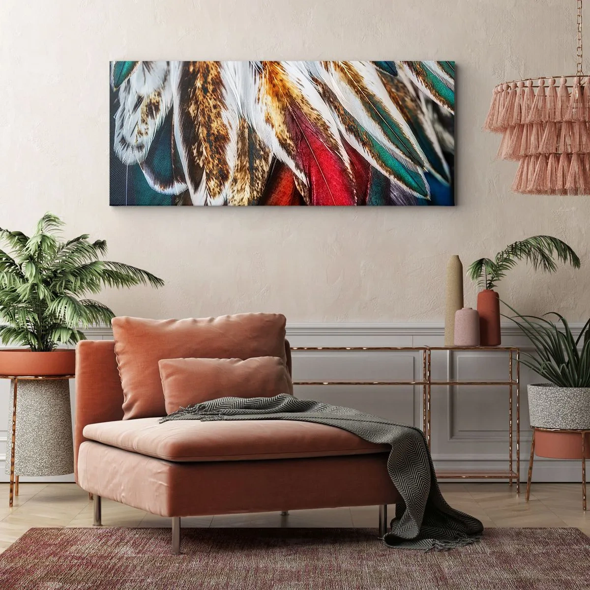 Obraz na płótnie - Zbliżenie na wielokolorowe pióra w żywych, intensywnych barwach - 140x50cm - Tajemnice lotu - Nowoczesna dekoracja ścienna do salonu i sypialni ARTTOR