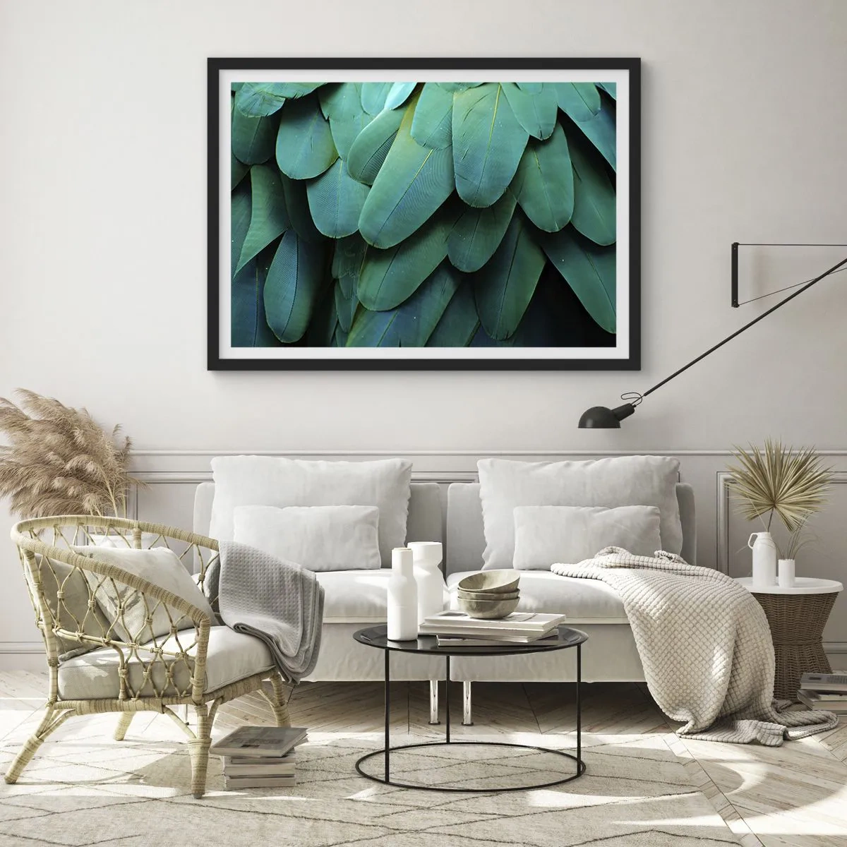 Plakat w czarnej ramie - Detal piór w odcieniach zieleni - 100x70cm - Precyzja papuziej natury - Nowoczesna dekoracja ścienna do salonu i sypialni ARTTOR