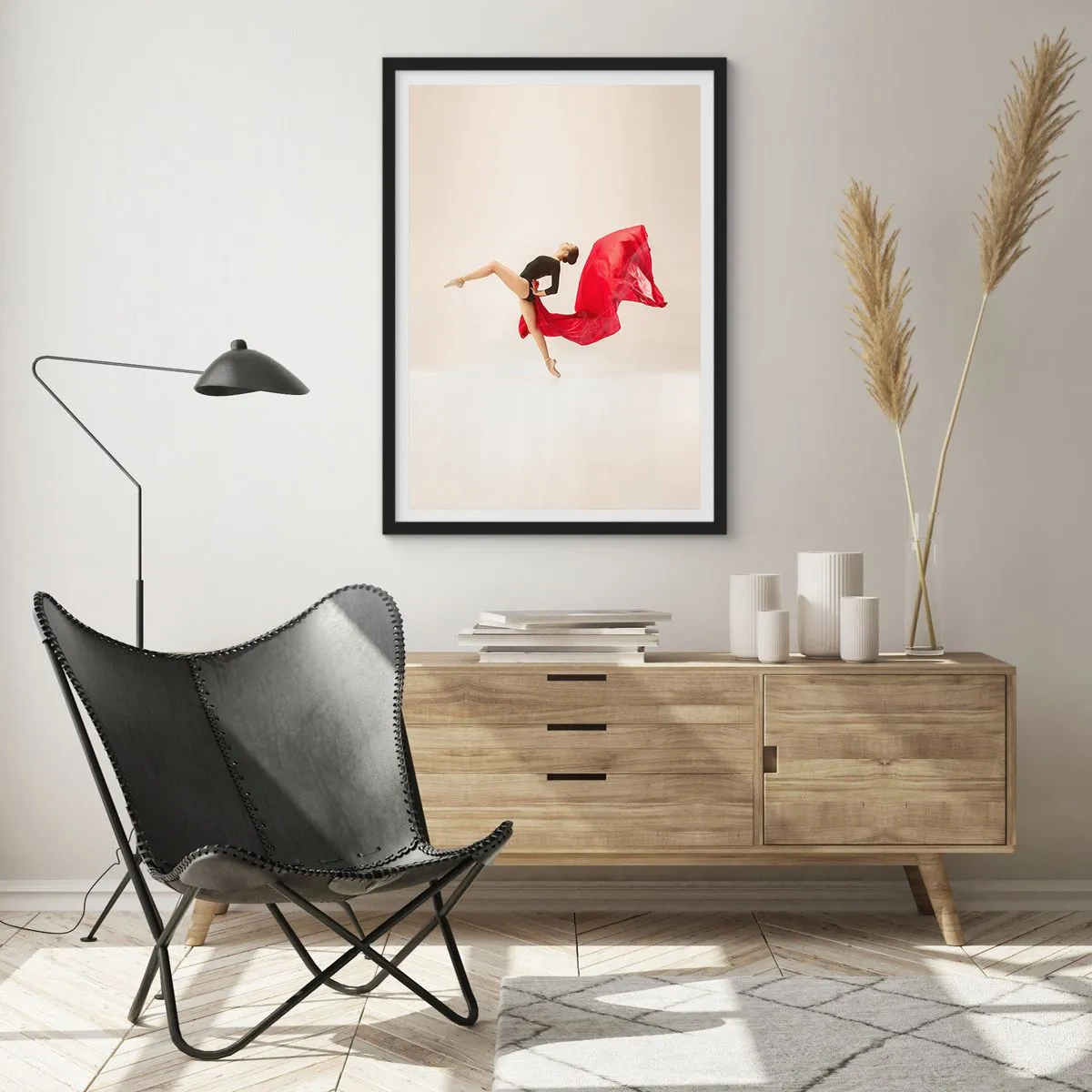 Plakat w czarnej ramie - Tancerka w czarnym stroju z czerwonym materiałem w ruchu - 50x70cm - Czerwone i czarne - Nowoczesna dekoracja ścienna do salonu i sypialni ARTTOR
