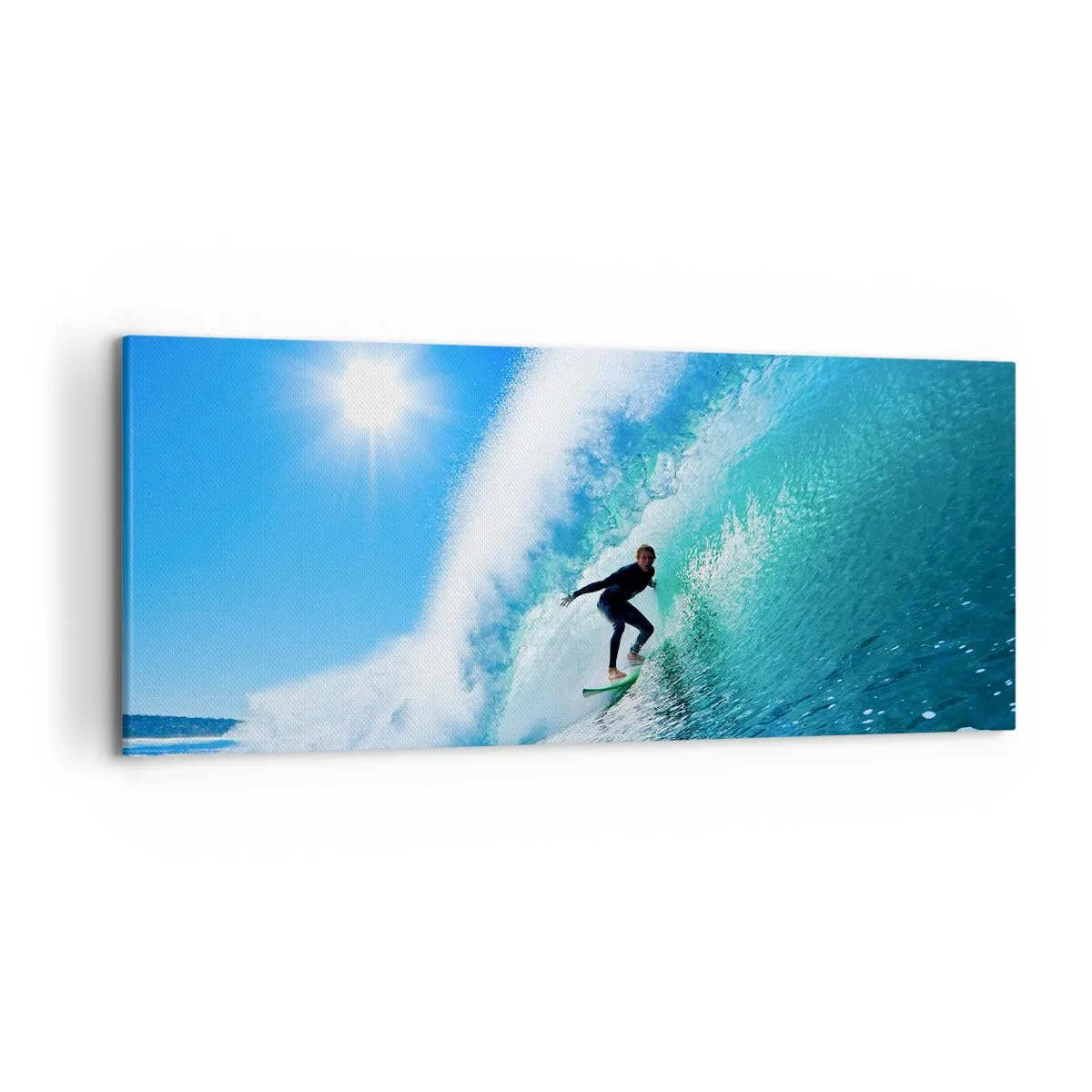 Obraz na płótnie - Surfer na desce pływający wewnątrz potężnej fali pod błękitnym niebem - 120x50cm - Przez wielki błękit - Nowoczesna dekoracja ścienna do salonu i sypialni ARTTOR