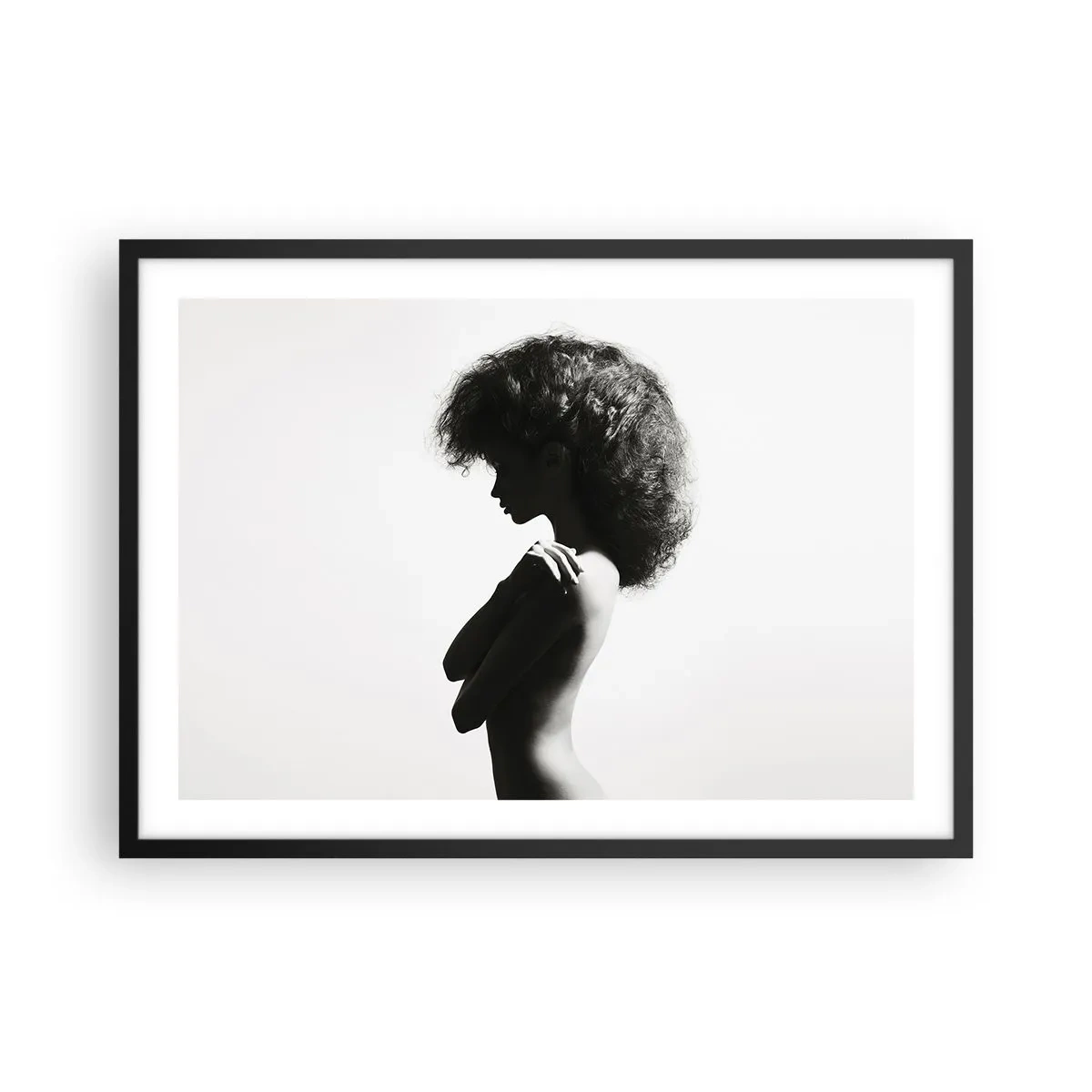 Plakat w czarnej ramie - Subtelna sylwetka kobiety w czarno-białych odcieniach na jasnym tle - 70x50cm - Jak kwiat na smukłej łodydze - Nowoczesna dekoracja ścienna do salonu i sypialni ARTTOR