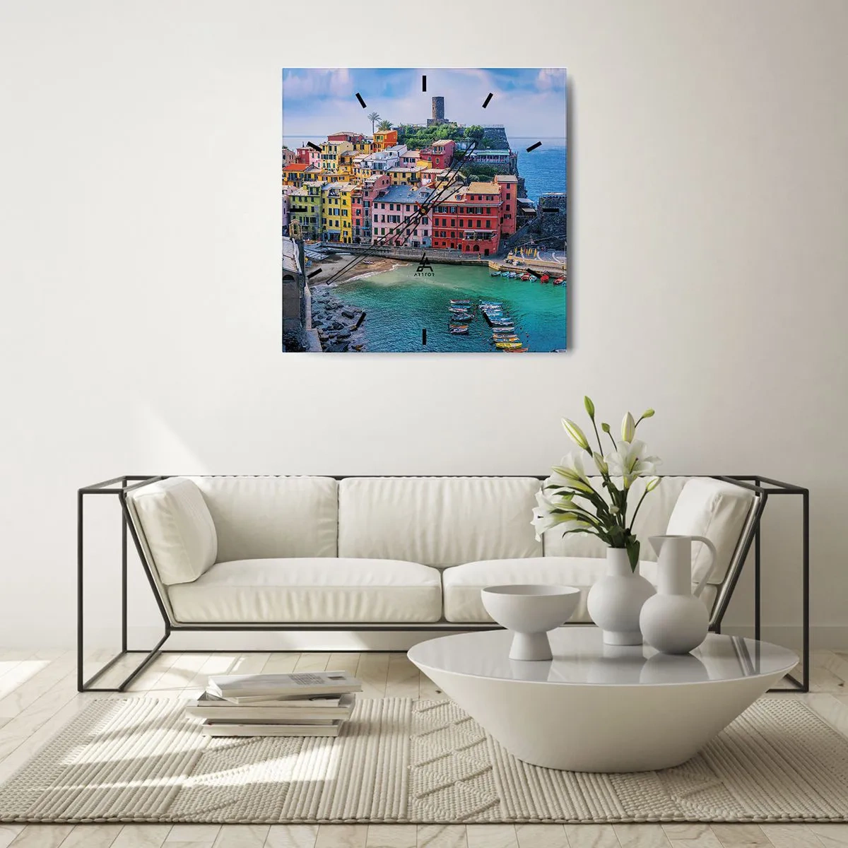 Zegar ścienny - Kolorowe miasteczko nad morzem z malowniczym portem - 30x30cm - Śródziemnomorskie magiczne miasteczko - Nowoczesna dekoracja ścienna do salonu i sypialni ARTTOR